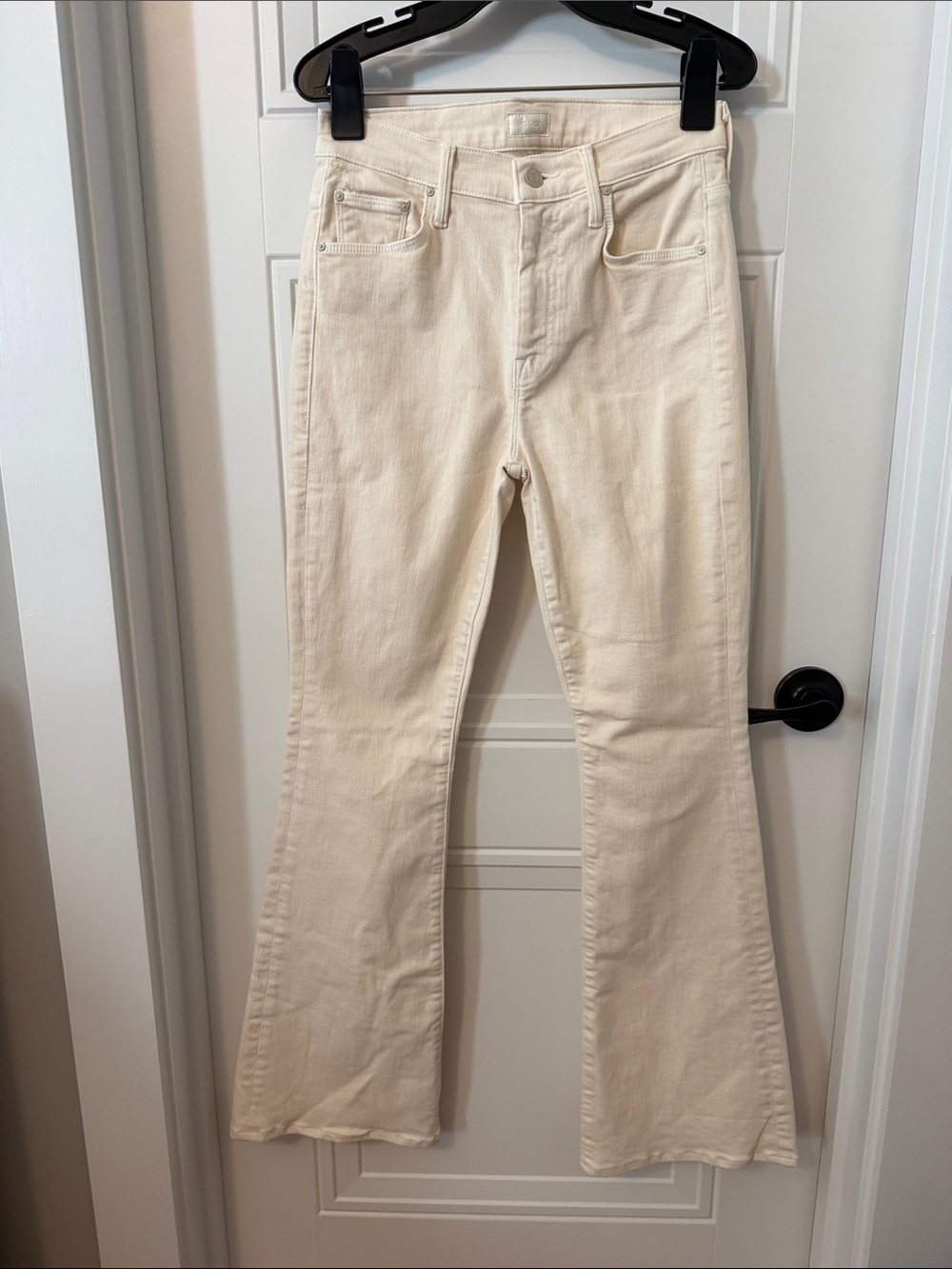 MOTHER Off-White HR The Weekender Denim Jeans